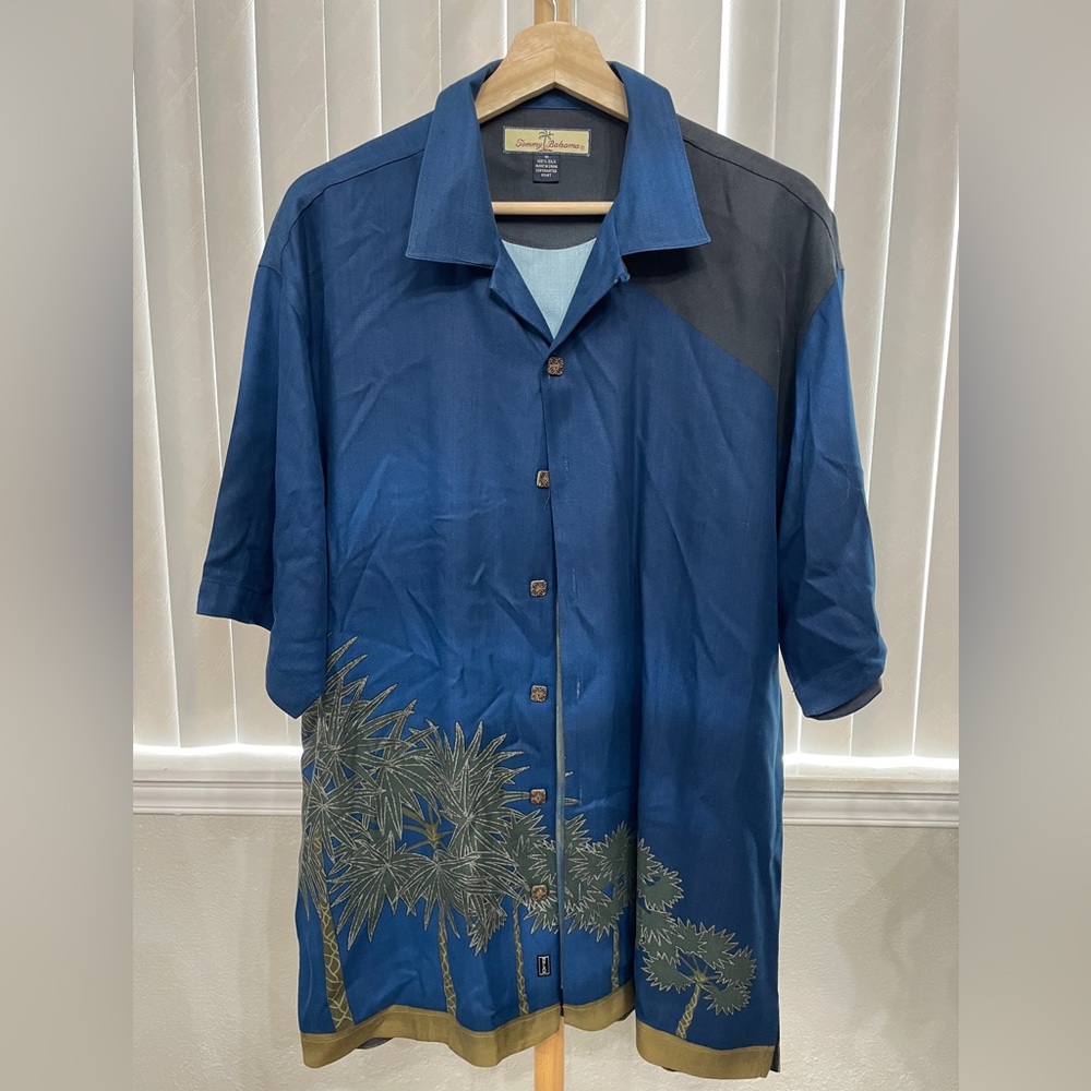 Tommy Bahama Silk Shirt Blue w Palm Tree Print Man Medium